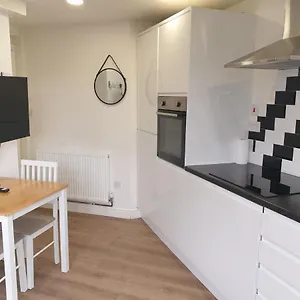 Modern 1 Bed 10 Mins To Leeds Cent Leeds (West Yorkshire)