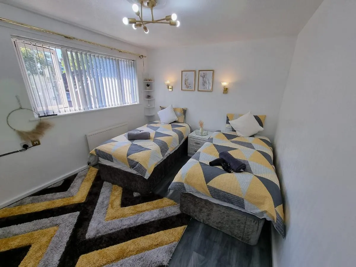 Apartment Centrally Located W/ Free Parking & Smart Tv Leeds