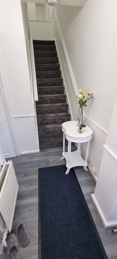 Centrally Located W/ Free Parking & Smart Tv Leeds  Leeds (West Yorkshire)